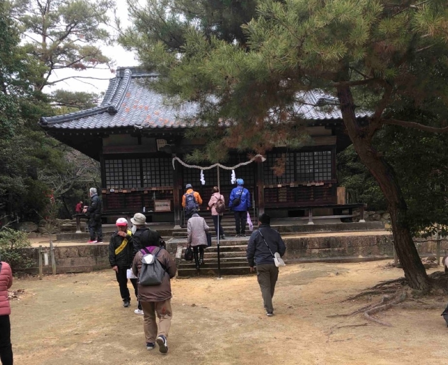 青江神社です